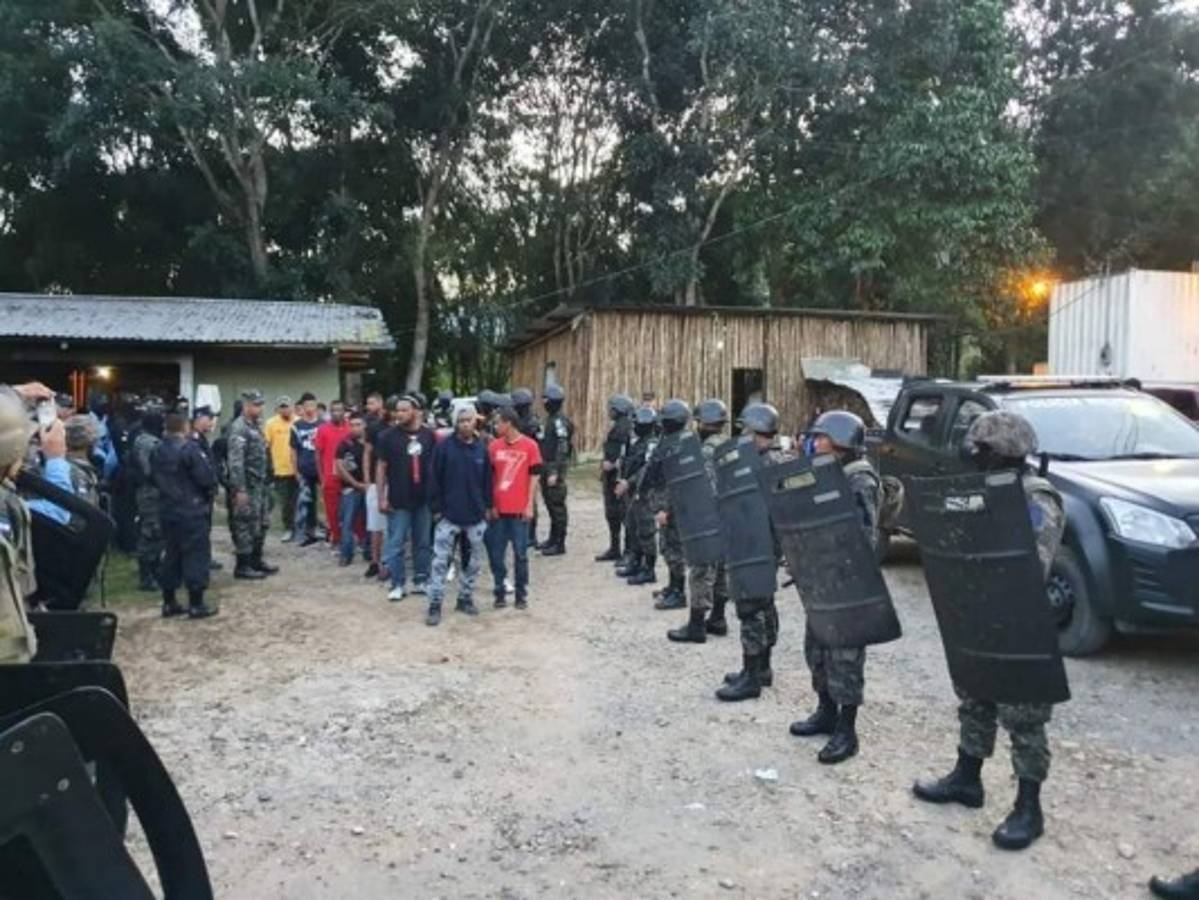 Para evitar reyertas trasladan a 49 reos de la cárcel de El Porvenir, Atlántida