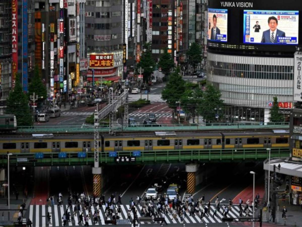 Japón levanta el estado de emergencia pero insta a la prudencia