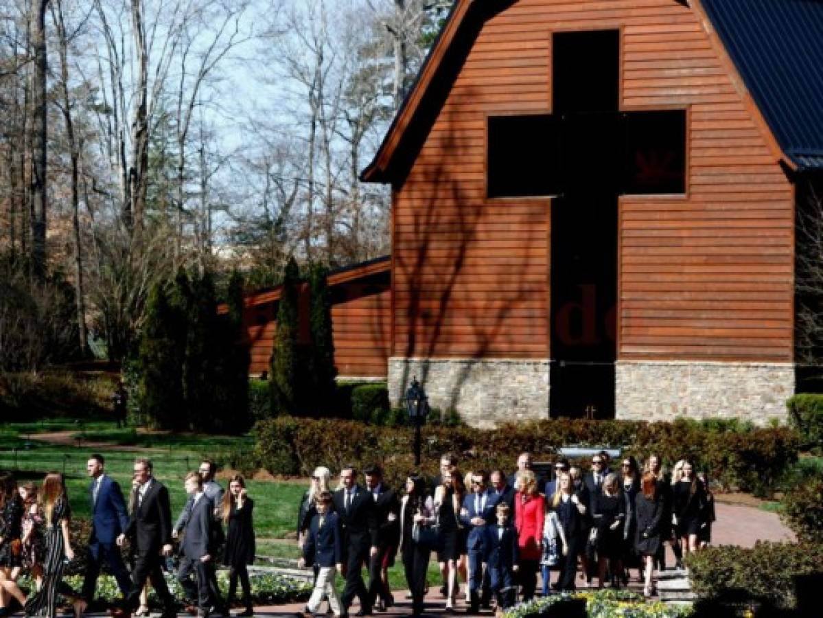 Unas 2.000 personas asisten al funeral del pastor Billy Graham en EEUU