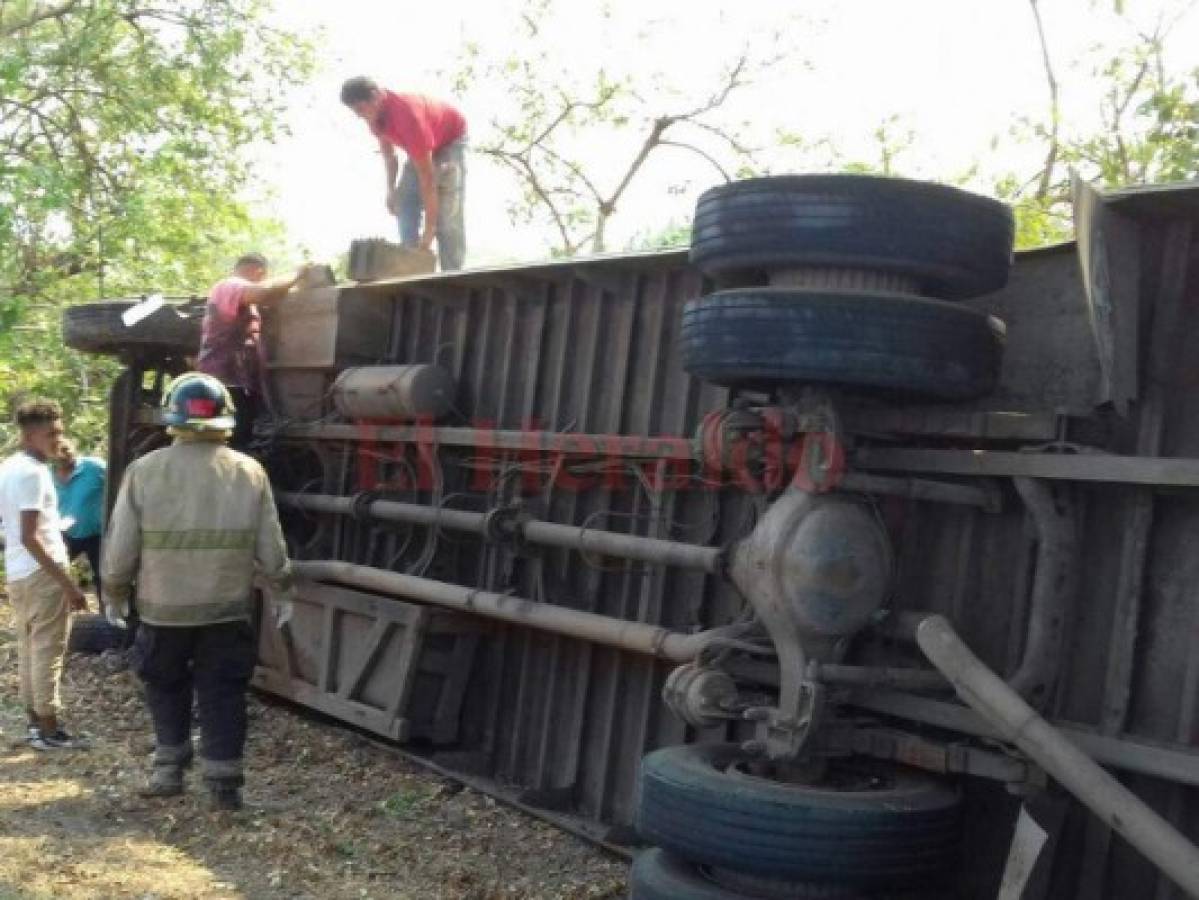 Nueve personas resultan heridas en accidente de bus en San Lorenzo