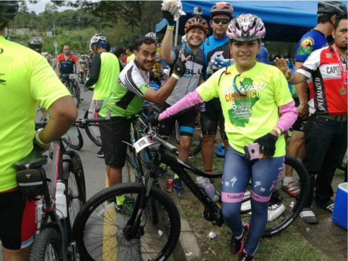 Saraí Espinal culmina 42 Km de la Sexta Vuelta Ciclística de EL HERALDO