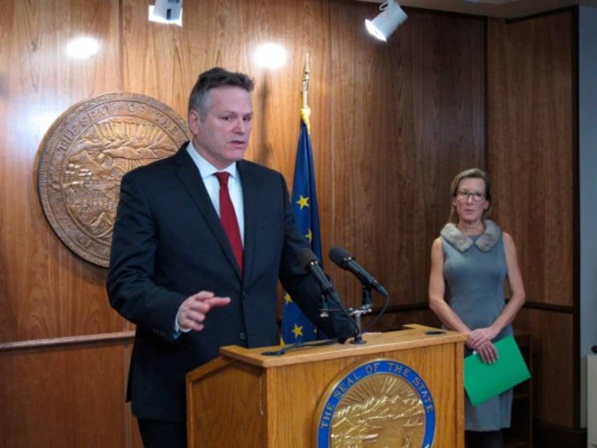 Gobernador de Alaska ofrece soldados para frontera EEUU-México