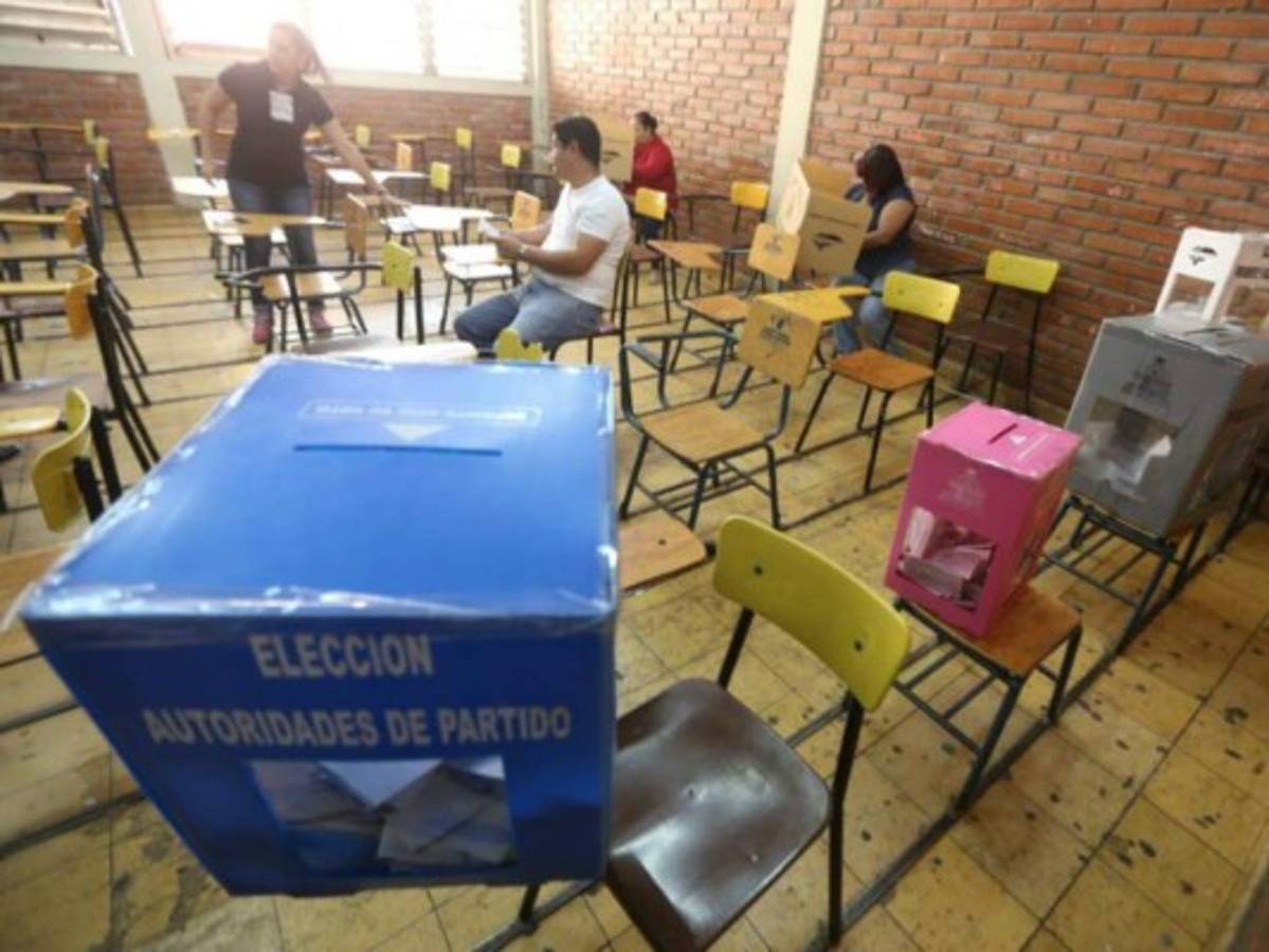 Miembros del Partido Nacional y Liberal protagonizan zafarrancho en Santa Bárbara