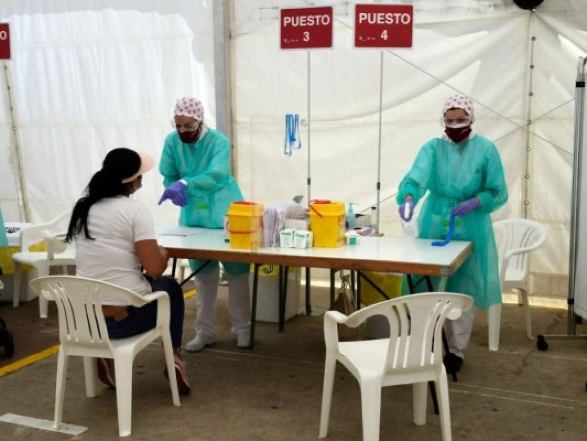 Ciudad española efectúa test de coronavirus a sus habitantes, el gobierno se opone