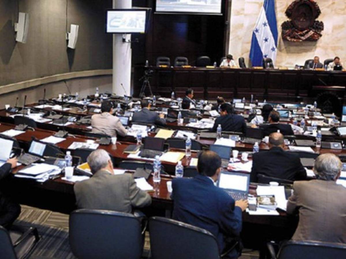 Honduras: Feriadón gozarán los diputados por Semana Morazánica  
