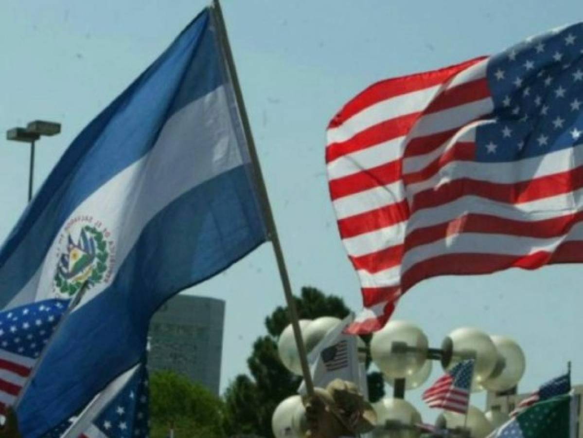 Salvadoreños esperan resignados resolución de Estados Unidos sobre el TPS