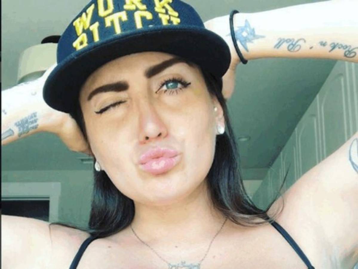 Hija del cantante Alex Lora calienta Instagram tras el triunfo de México