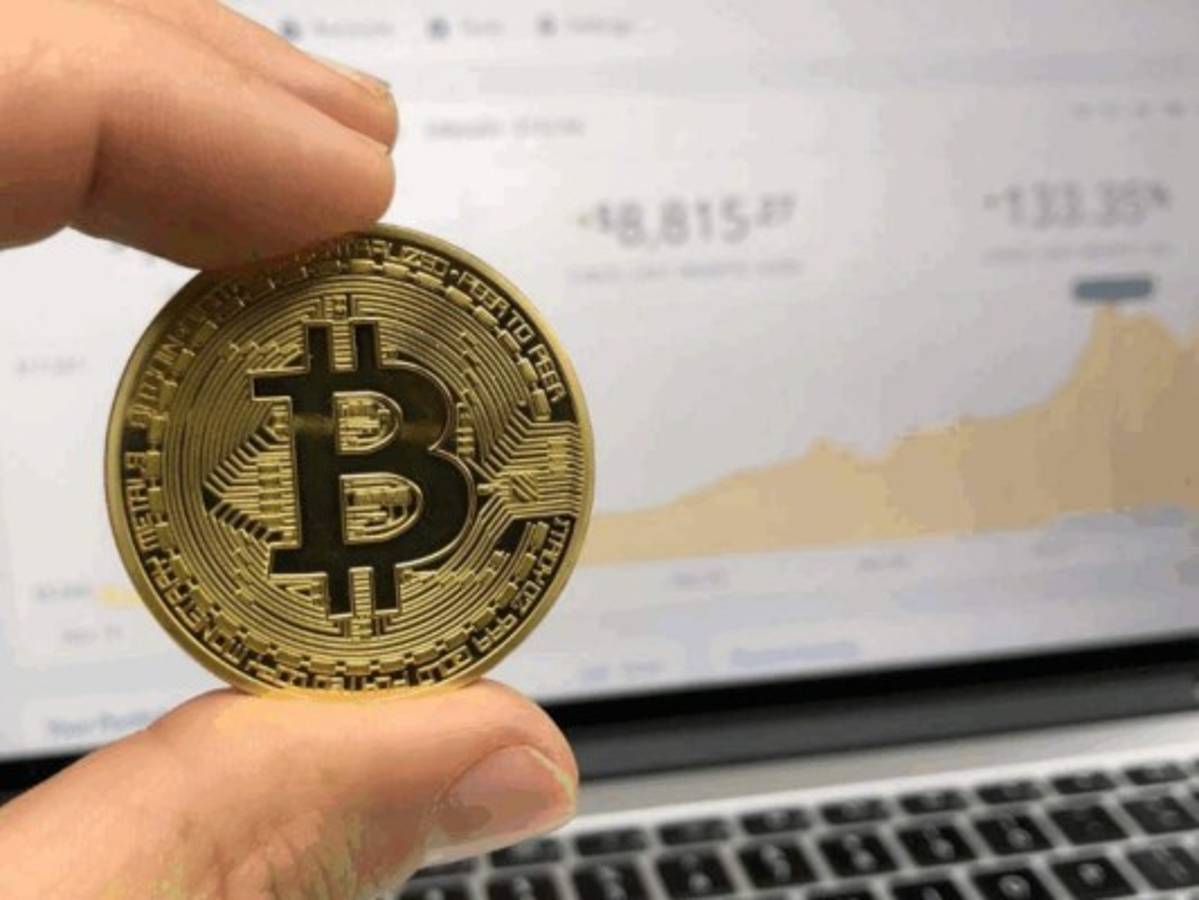 Mayoría de salvadoreños rechazan el bitcoin, según encuestas