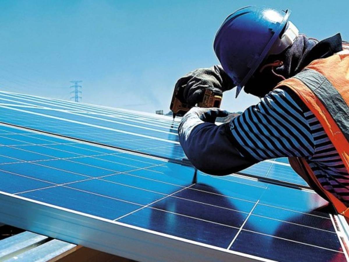 Solo 28 plantas se ejecutaron de la lluvia de contratos en la ENEE