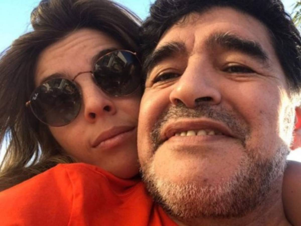 El conmovedor mensaje de la hija de Maradona tras su entierro