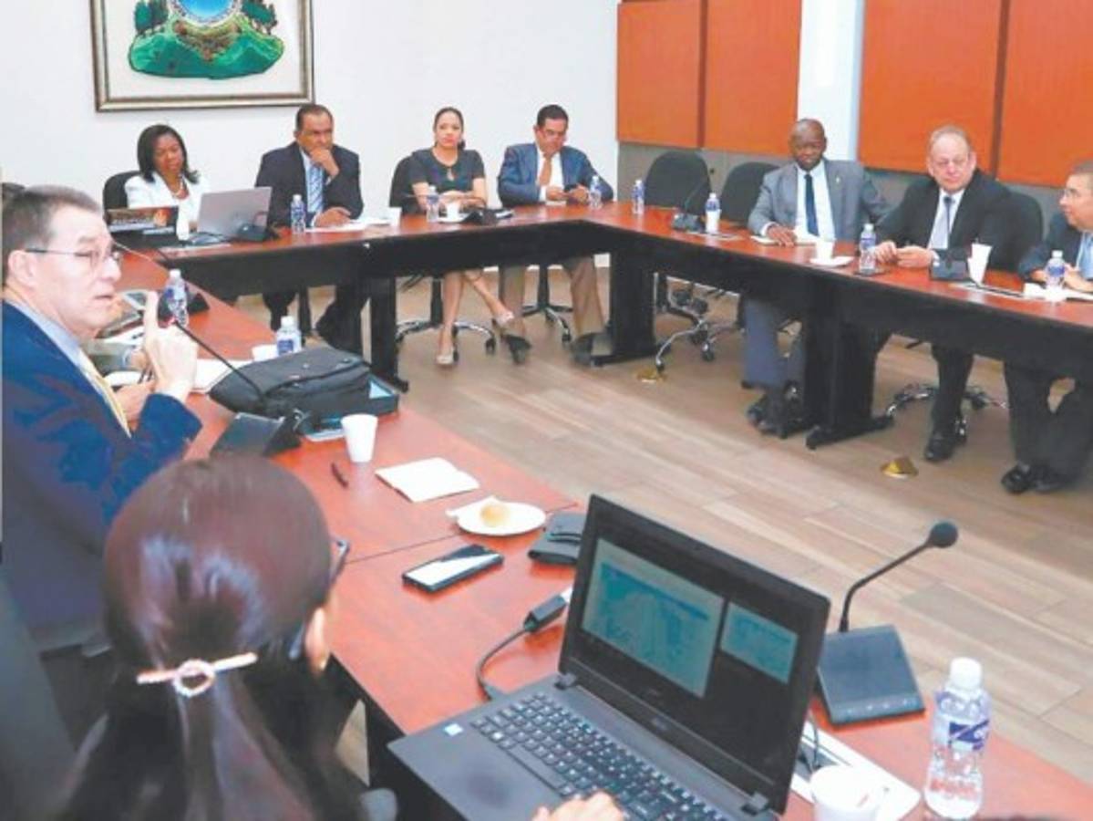 Partidos políticos pequeños quedan fuera de las mesas receptoras