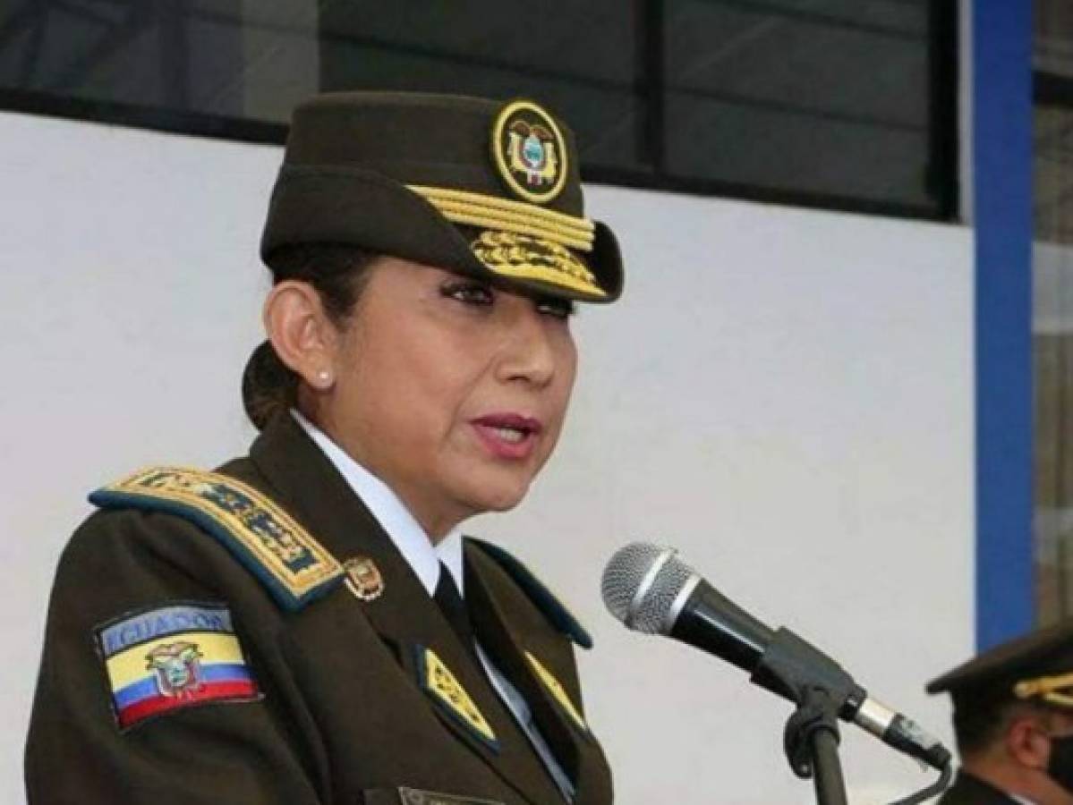 Ecuador nombra primera mujer como comandante policía 