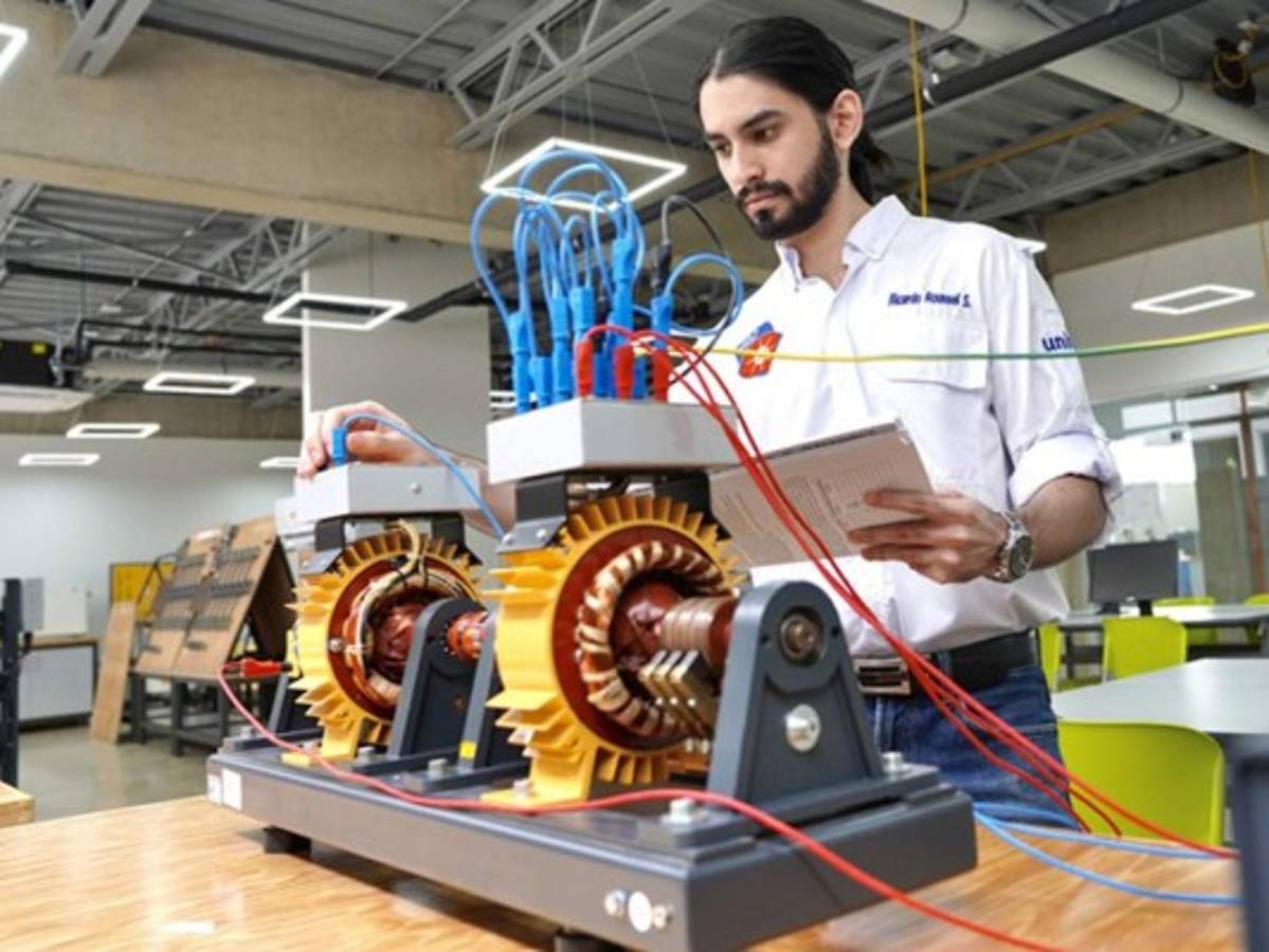 Anuncian los primeros 105 beneficiados del programa Becas Fundación Nasser-Unitec