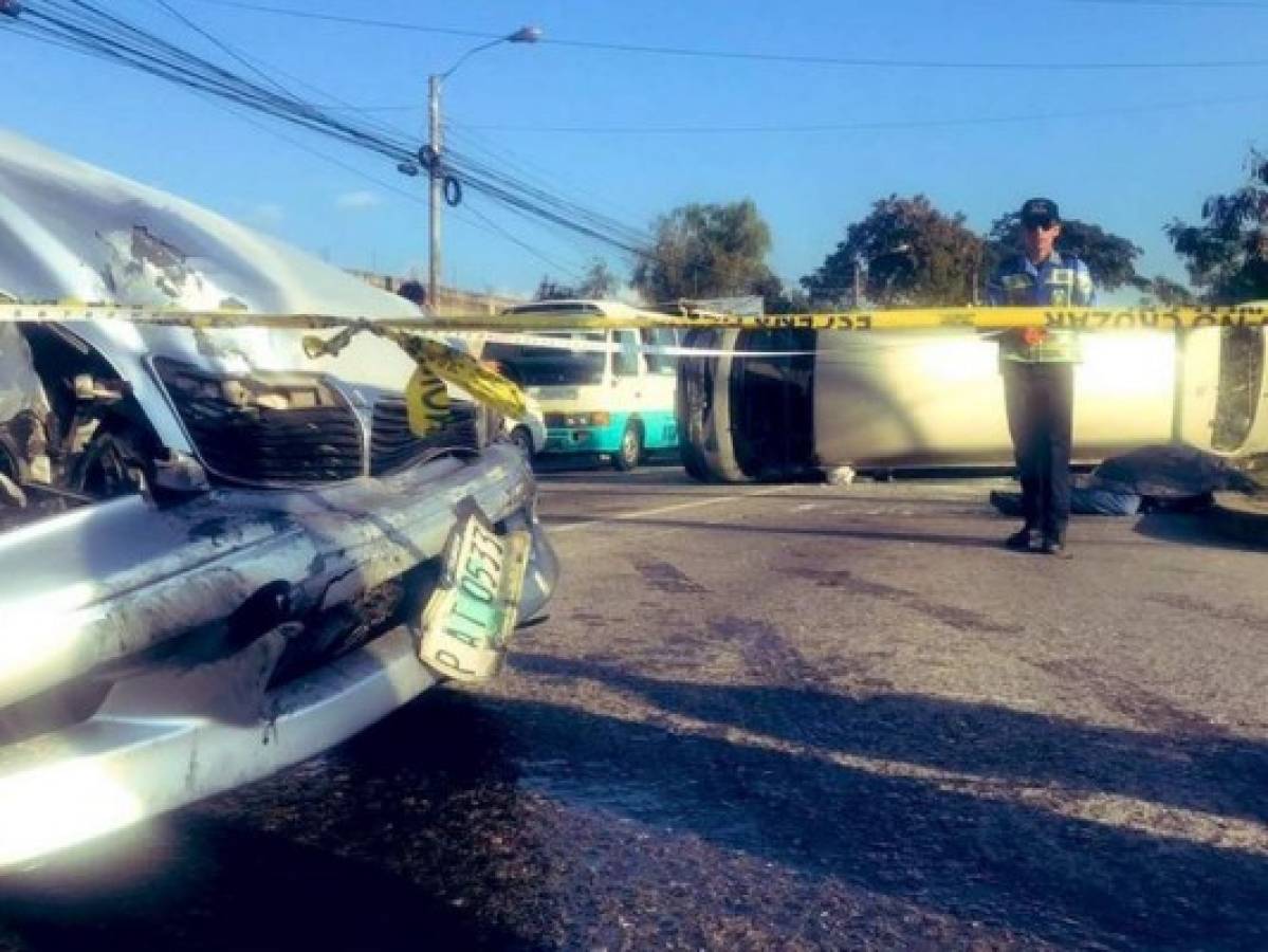 Fuerte colisión deja un muerto y tres heridos en San Pedro Sula