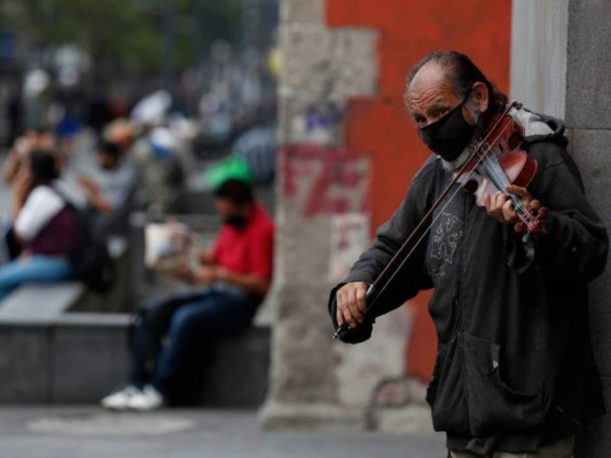 México: presidente inicia 'nueva normalidad'; sigue pandemia  