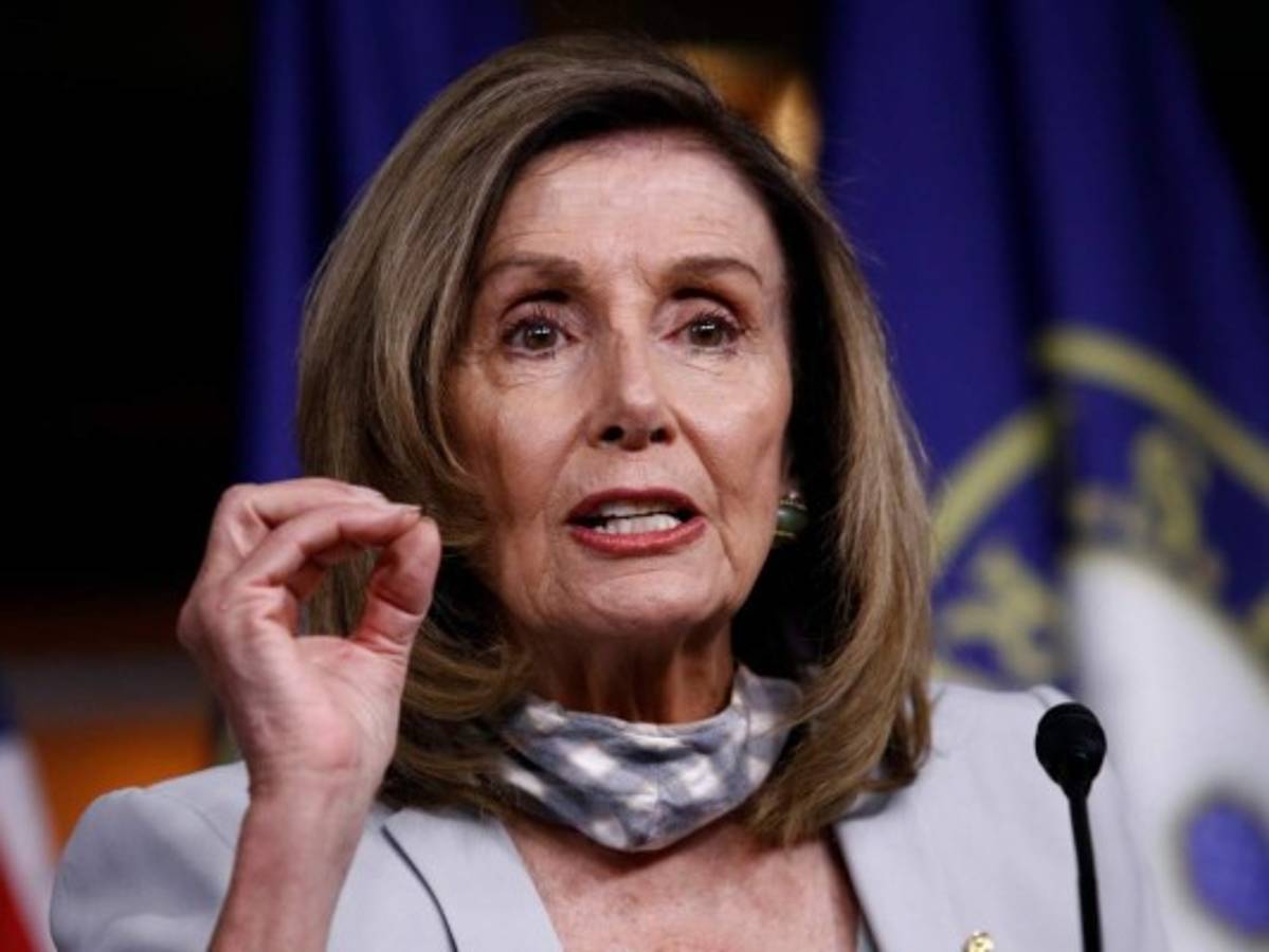 Nancy Pelosi convoca sesión para examinar crisis del correo postal de EEUU