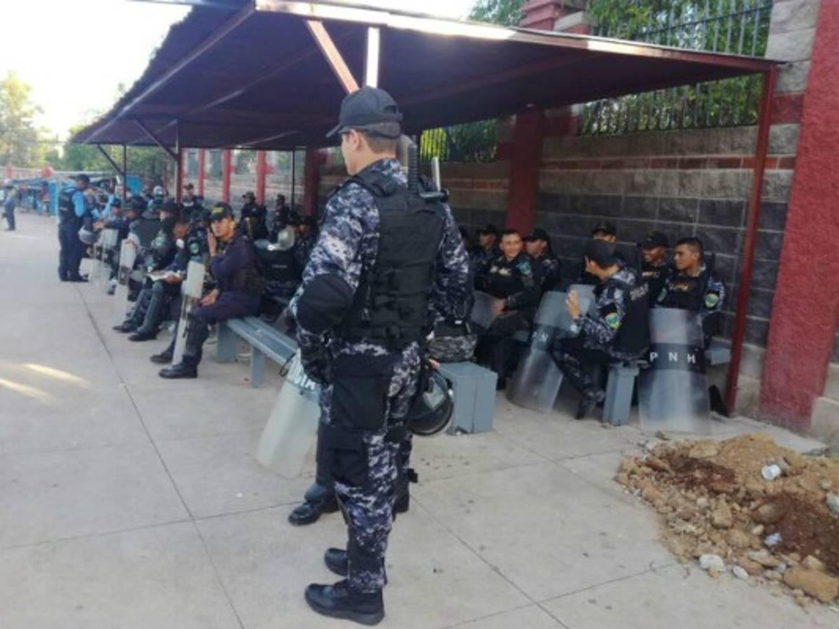 Militarizadas las inmediaciones de la Universidad Nacional Autónoma de Honduras ante huelga de hambre