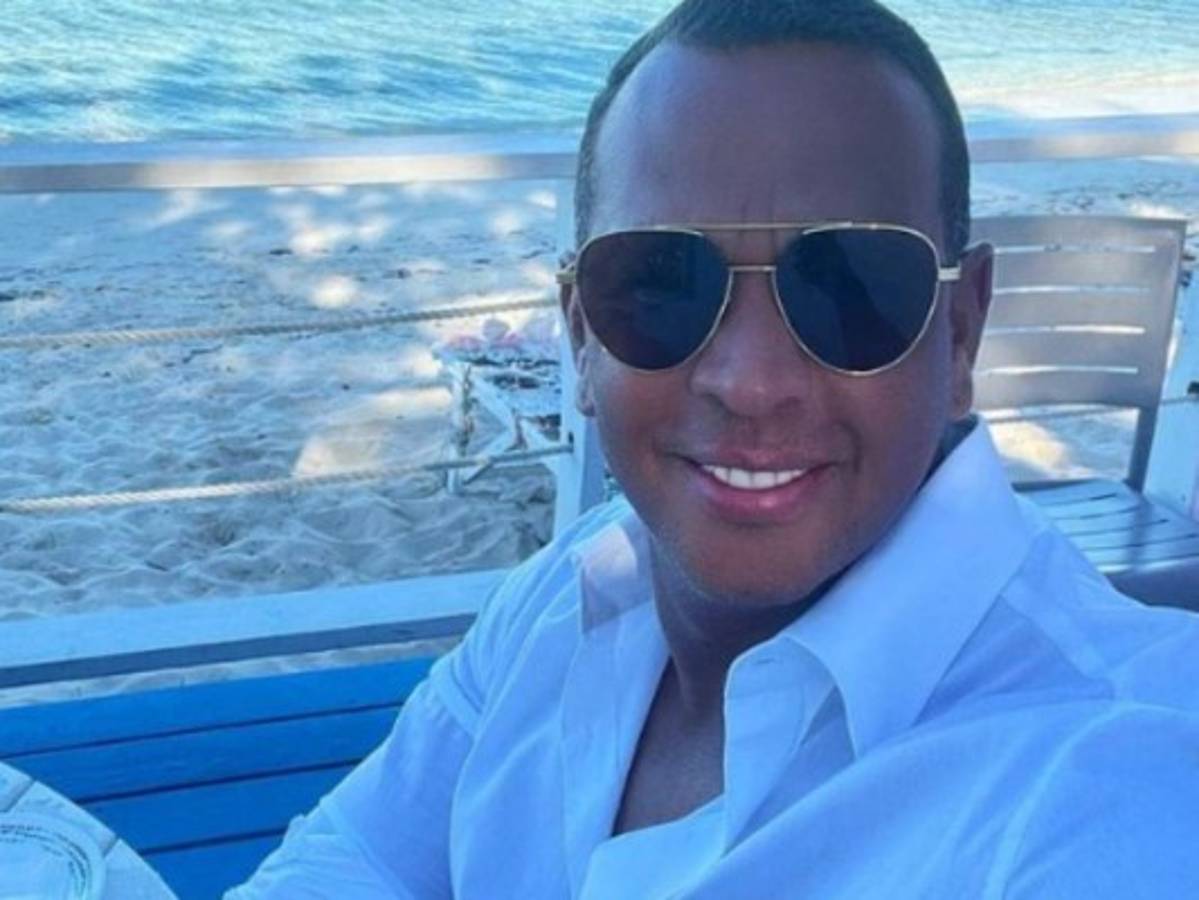 Captan a Alex Rodríguez, ex de Jennifer López, saliendo de la casa de Katie Holmes