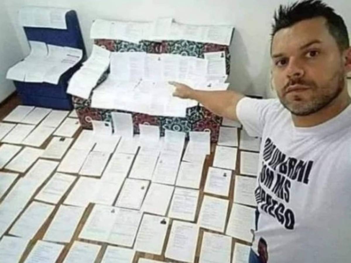 Hombre empleó a 14 personas tras repartir currículums que halló en la basura