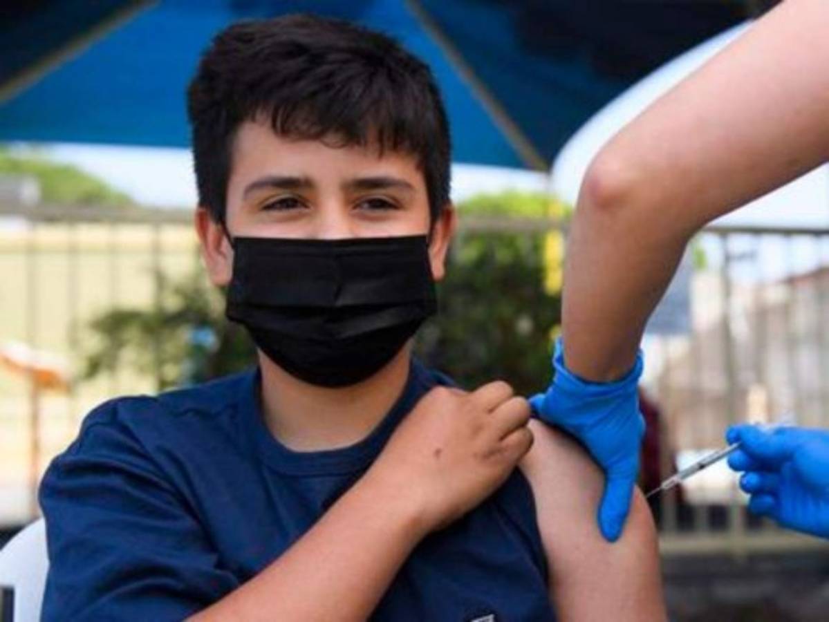 Nayib Bukele anuncia vacunación a niños de 6 a 11 años en El Salvador