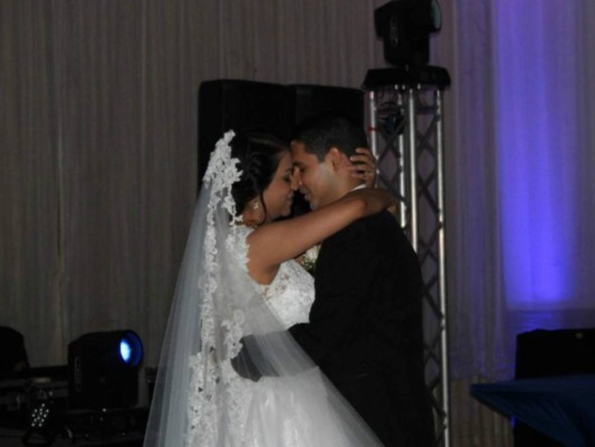 Katherine Velasquez y José Miguel Coello unieron sus vidas en sagrado matrimonio