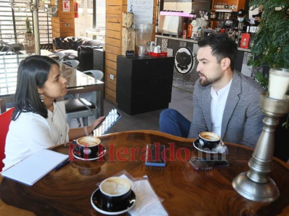 Café y una amena plática con Kenneth Melhado: 'Que yo trabaje en EEUU no me hace un hondureño ajeno a lo que pasa en mi país'