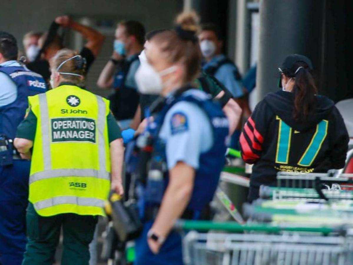 Policía neozelandesa mata a 'terrorista' tras apuñalamiento  