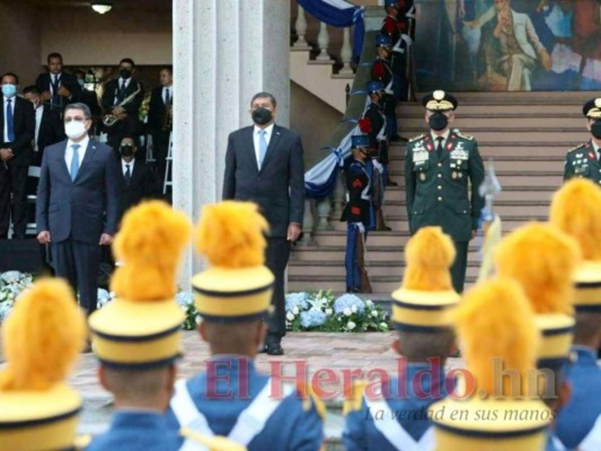 El presidente de la República, Juan Orlando Hernández, inauguró las fiestas patrias desde la Casa Presidencial. Foto: David Romero/El Heraldo