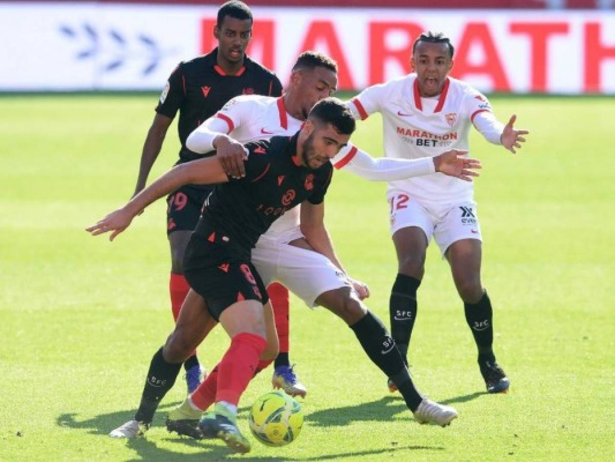 Sevilla derrota a Real Sociedad con triplete de En-Nesyri y le alcanza en la tabla 