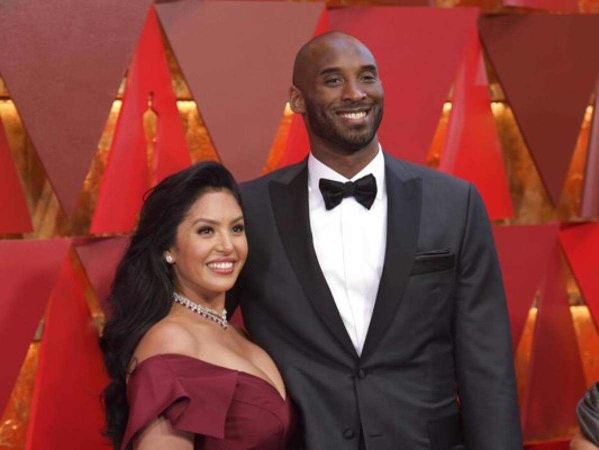 Agentes compartieron imágenes de Kobe Bryant, según demanda
