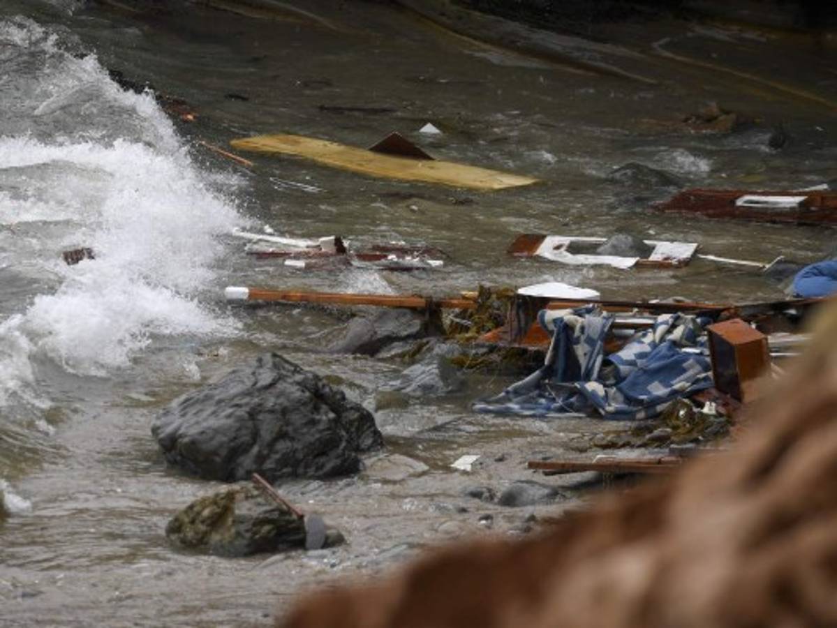 Naufragio en San Diego deja ver riesgos del tráfico humano  