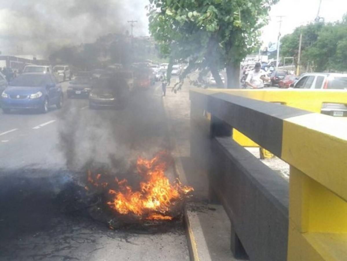 Tomas buscan desestabilizar al gobierno y provocar el caos