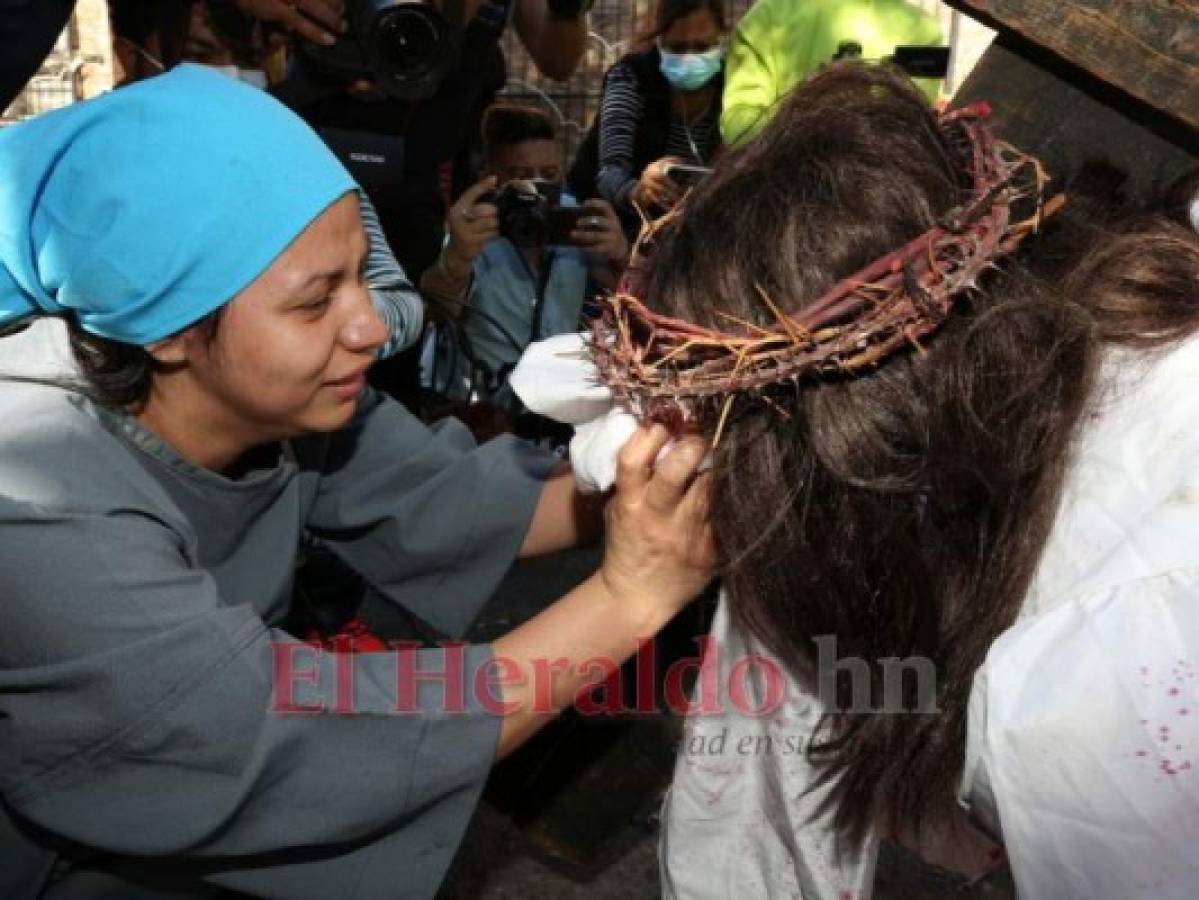 Este Viernes Santo se conmemora el sacrificio de Jesús. Foto Johny Magallanes| EL HERALDO