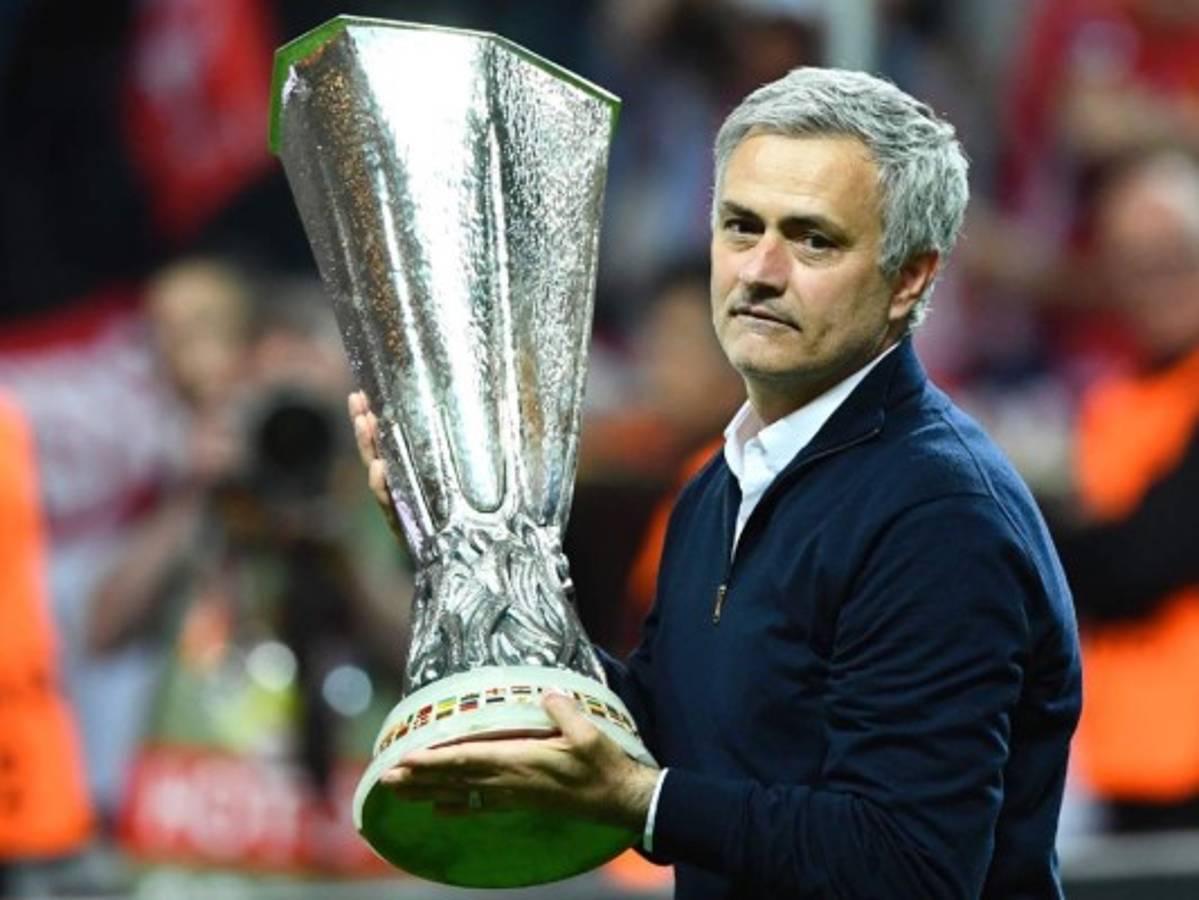 José Mourinho: 'Cambiaríamos esta copa por la vida de las víctimas' del atentado