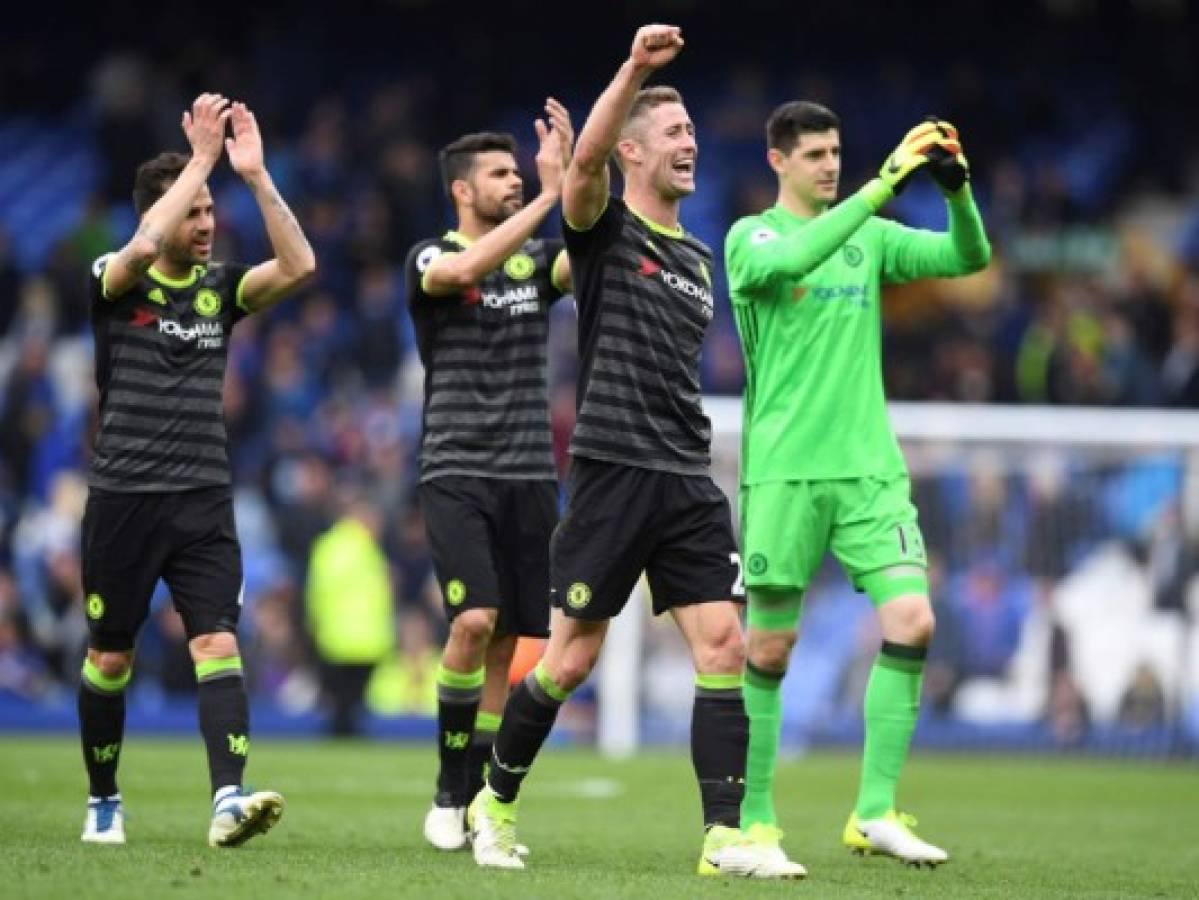 Chelsea golea en campo del Everton y consolida su liderato