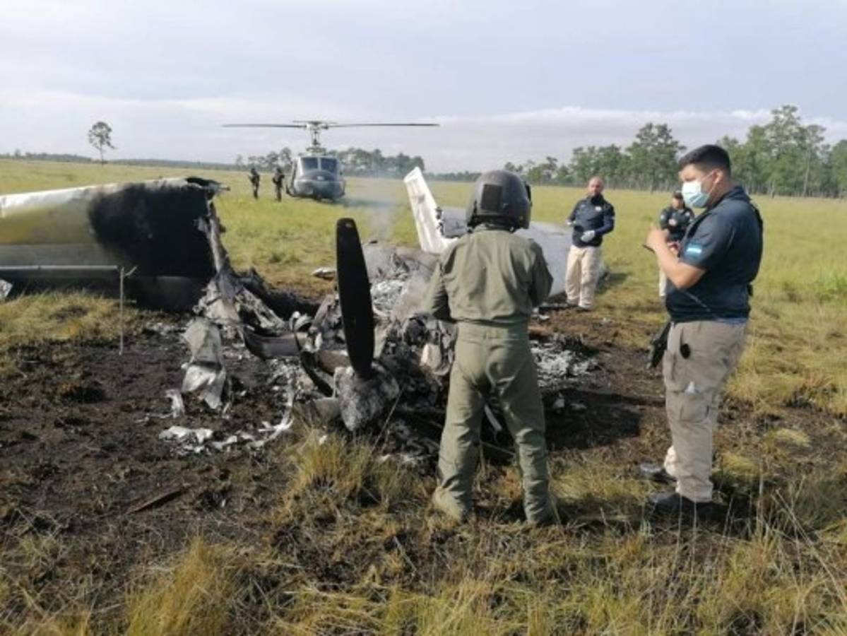 Aseguran presunta narcoavioneta incinerada en Puerto Lempira