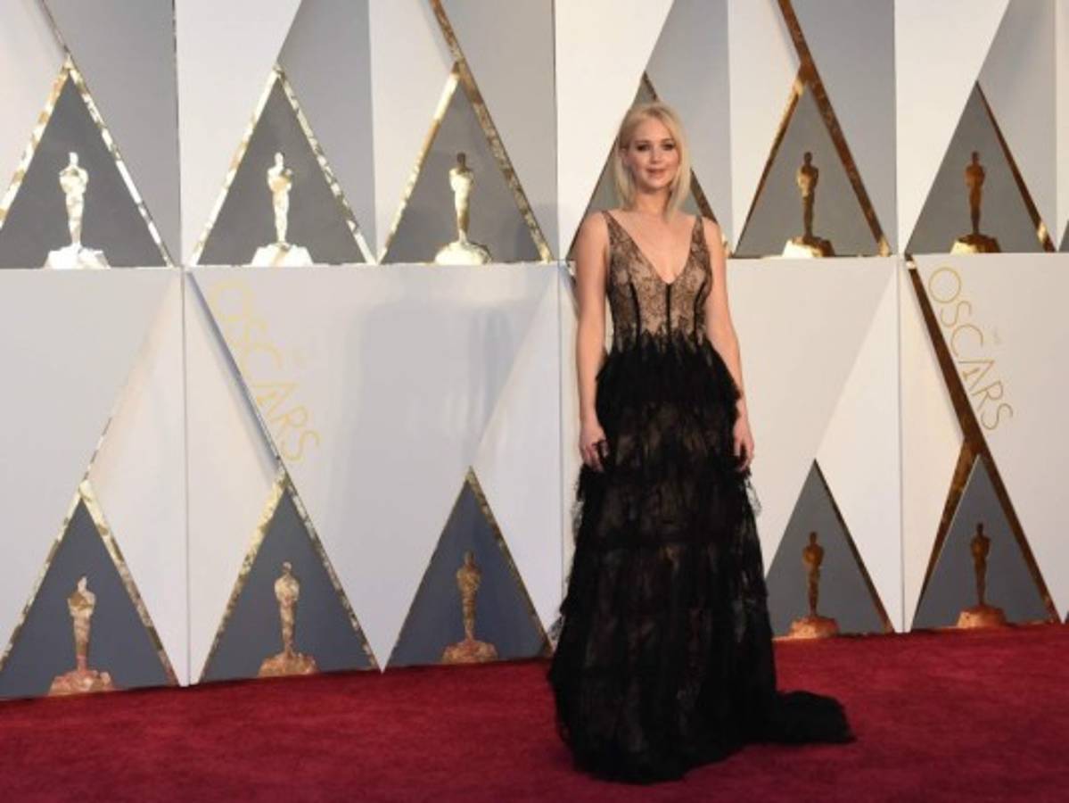 Las famosas peor vestidas en la 88 edición de los premios Oscar