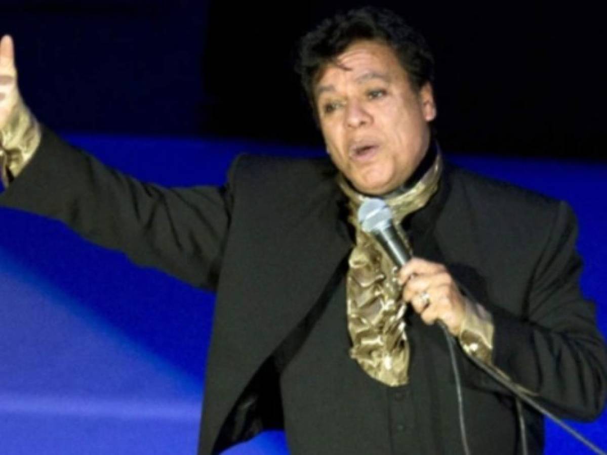 Publican supuesta foto de Juan Gabriel en el ataúd