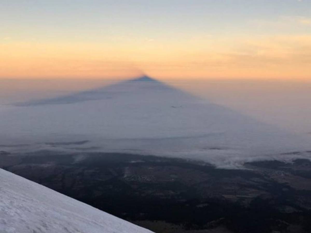 Catracho logra escalar una de las tres cumbres más altas de Latinoamérica