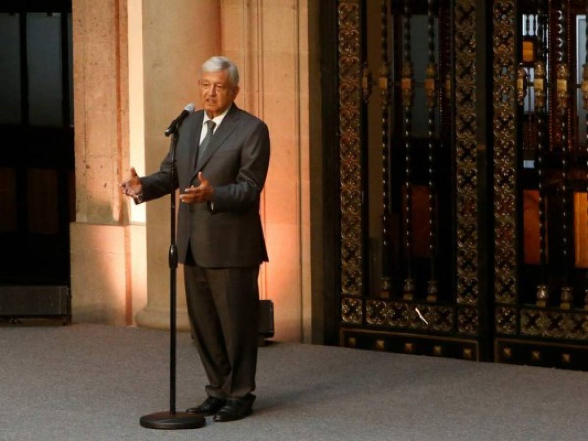 Manuel López Obrador asigna millonario presupuesto para jóvenes mexicanos