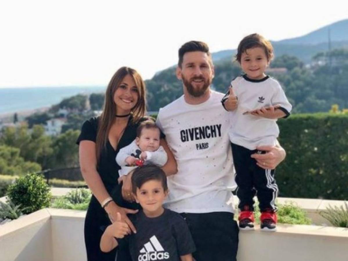 Mateo Messi causa furor con su pose en la boda de Cesc Fábregas