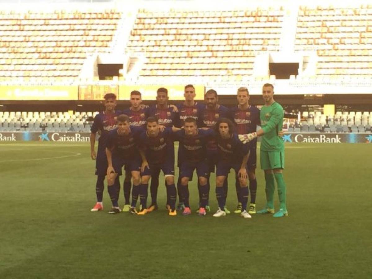 Así salió el once inicial del Barcelona B con el Choco Lozano entre ellos. (Foto: Cortesía @FCBmasia)