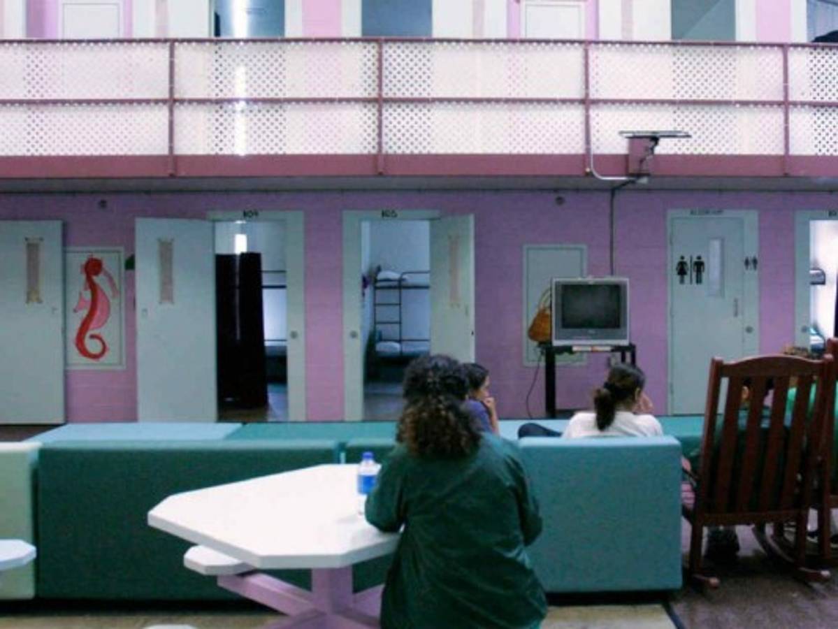 EEUU: Liberan a salvadoreña que alegó se manoseada por guardia en centro de detención