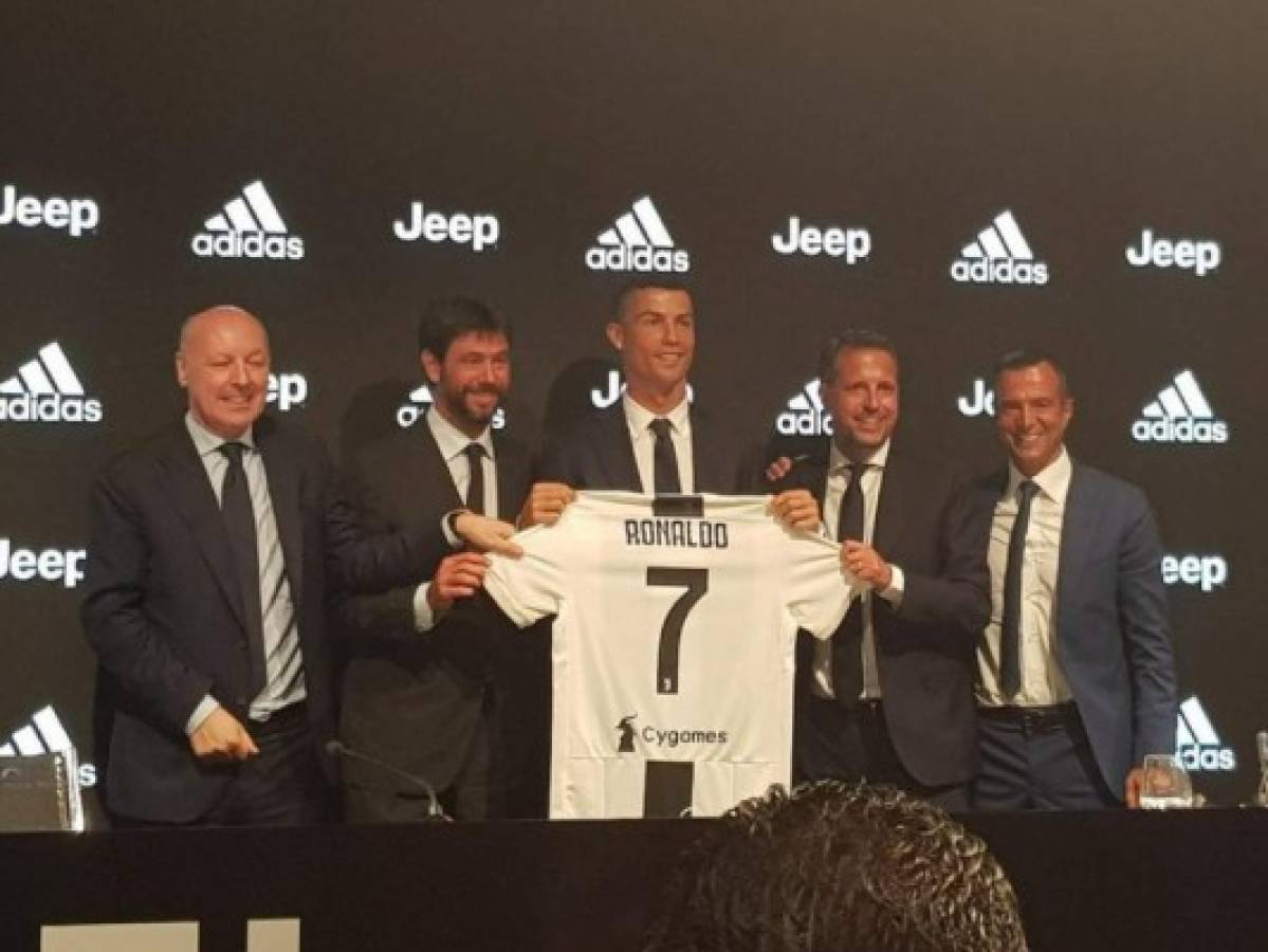 Presentan a Cristiano Ronaldo como nuevo jugador de la Juventus