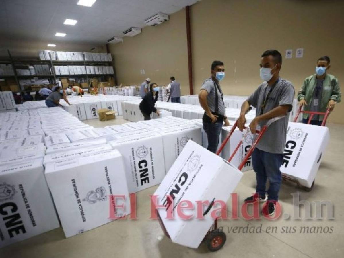Este lunes deben partir primeras maletas electorales a cinco de los 18 departamentos de Honduras