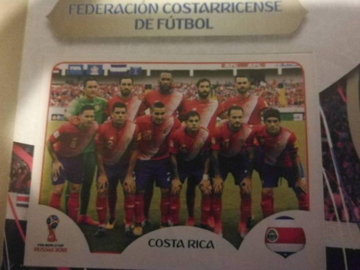 La pegatina número 381 de la edición local (670 vistas) es el equipo posado de Costa Rica. La imagen corresponde al 7 de octubre de 2017, cuando Honduras empató 1-1 en San José. Al fondo de los jugadores ticos, se ve la Bandera Nacional.