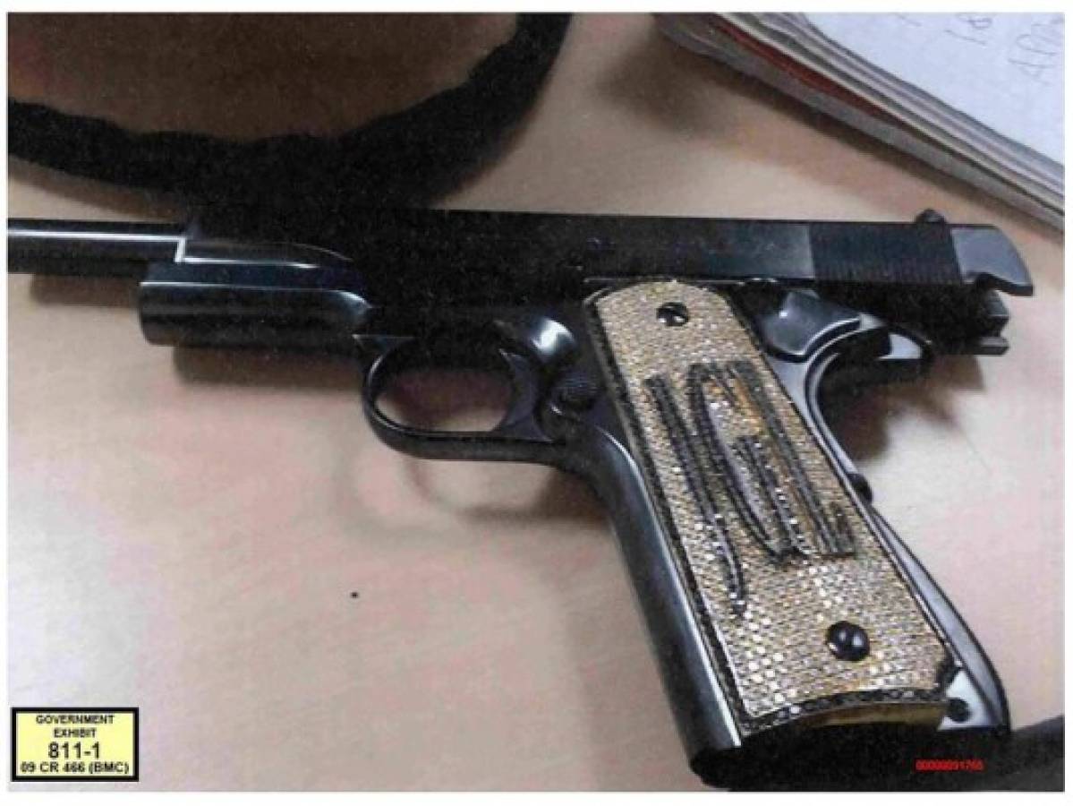 La lujosa pistola que utilizaba El Chapo Guzmán para 'defenderse'