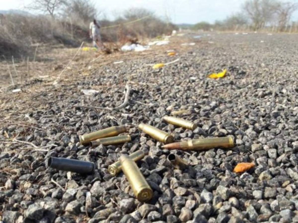 Mueren 18 personas en enfrentamiento armado en México