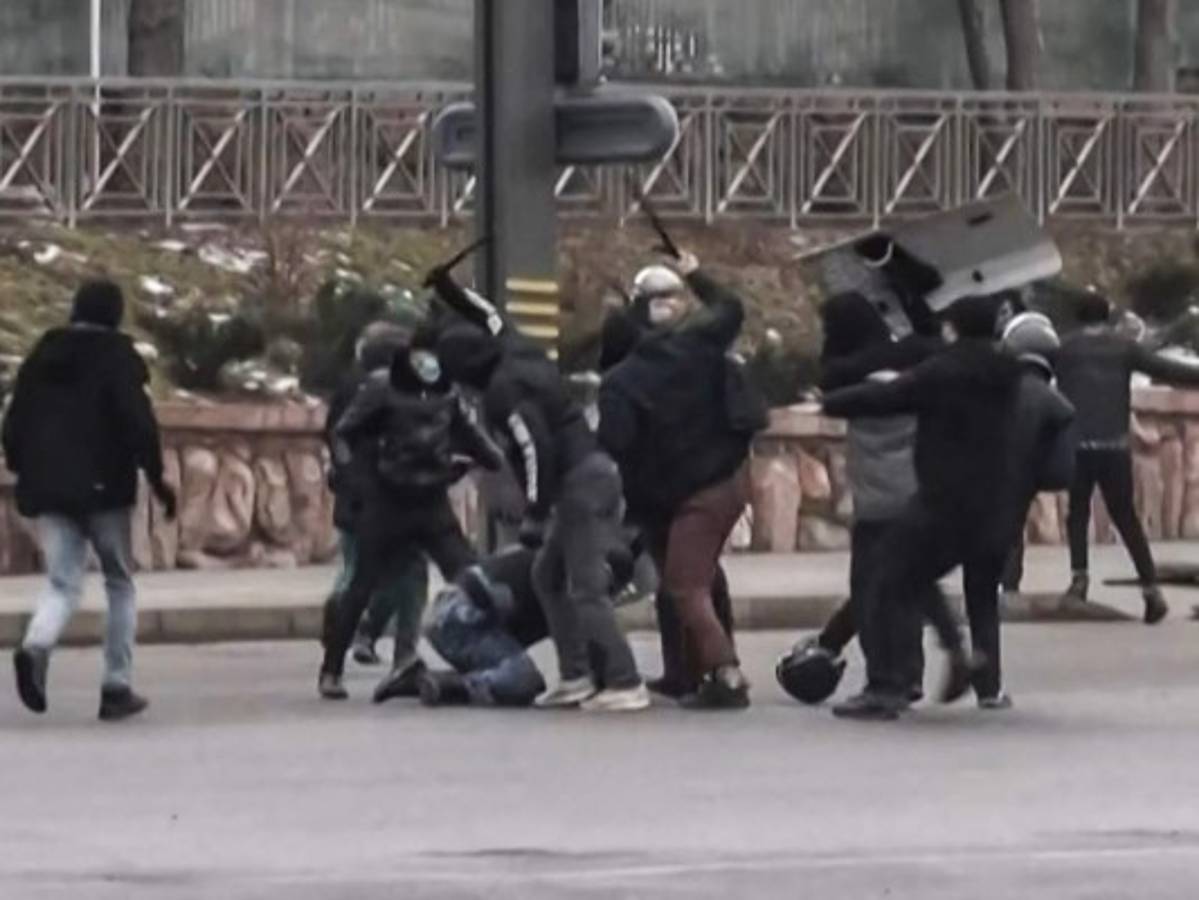 Más de 2,000 detenidos en disturbios en Kazajistán