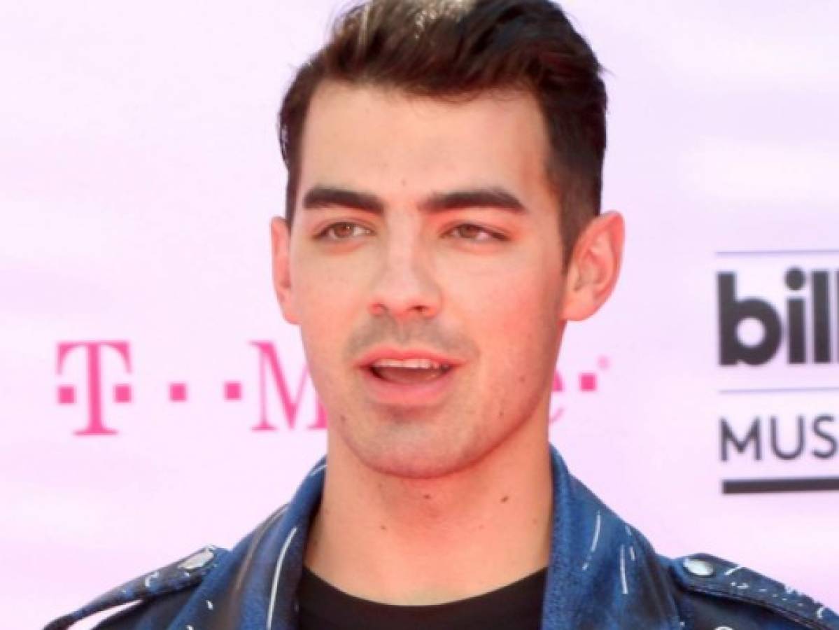 Joe Jonas anuncia su compromiso con Sophie Turner